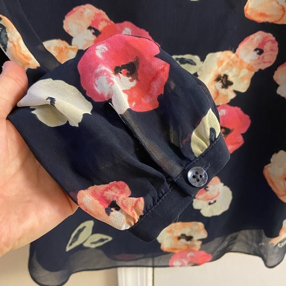 Cabi Black Blouse Poppy Floral Popover Navy Medium‎ - Picture 6 of 9